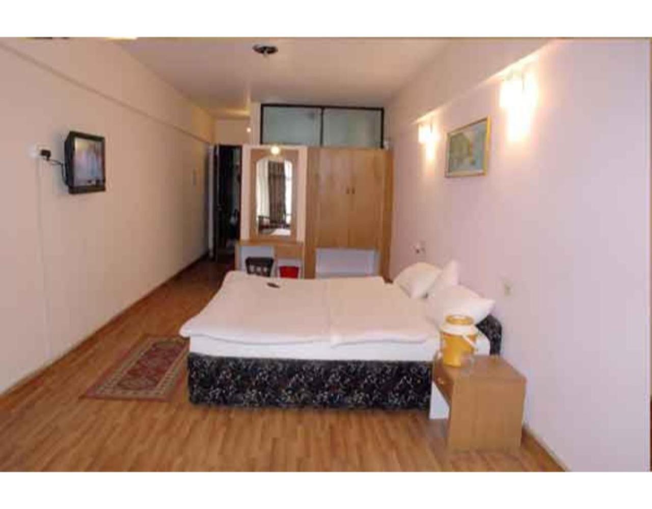 Anamika Hotel Naini Tāl Exterior foto